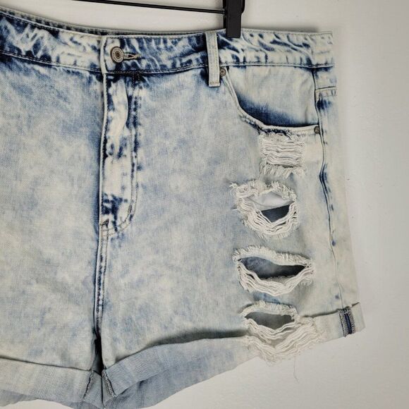KanCan Monty Ultra High Rise Shorts Distressed Light Blue Size 2XL - Picture 5 of 11